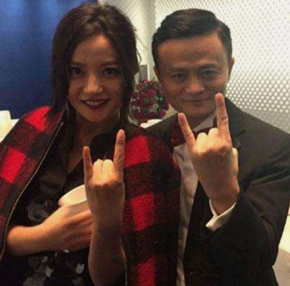 赵薇发福变胖后又满面油光出镜,赵薇近况发福图片