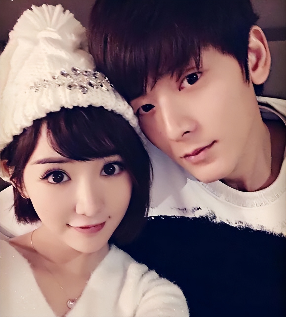 毛晓彤：曾经被父亲抛弃扔垃圾桶，成名后父亲索要5000万赡养费