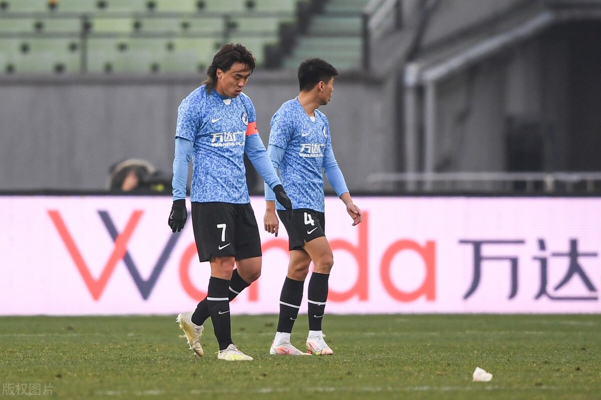 全新大连人队开启重返中超模式,曝大连人将递补回归中超