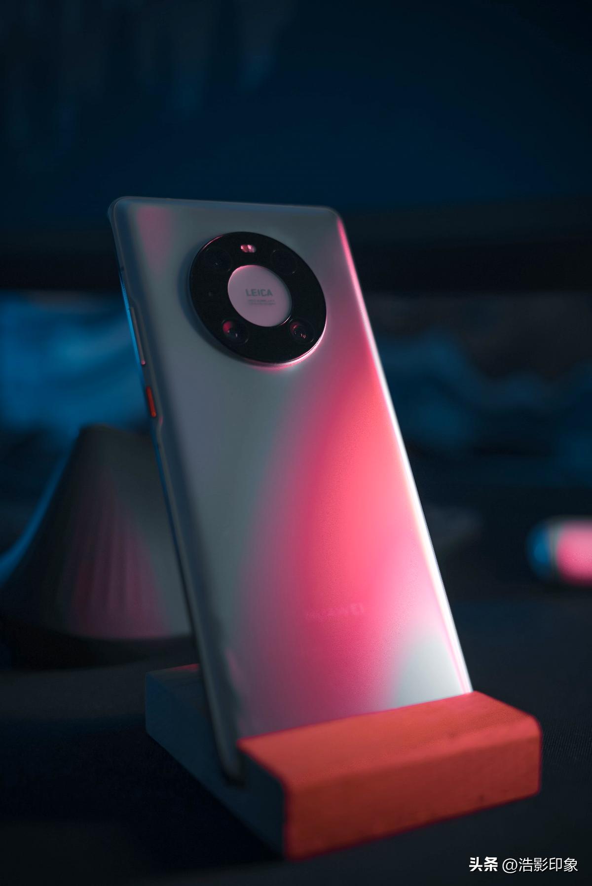 三星和国产小米手机哪个值得买,三星新品力压小米敲响国产警钟