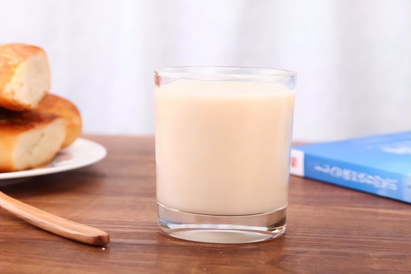 每日活菌乳酸饮品的功效与作用,每天一杯益生菌酸奶的好处与坏处