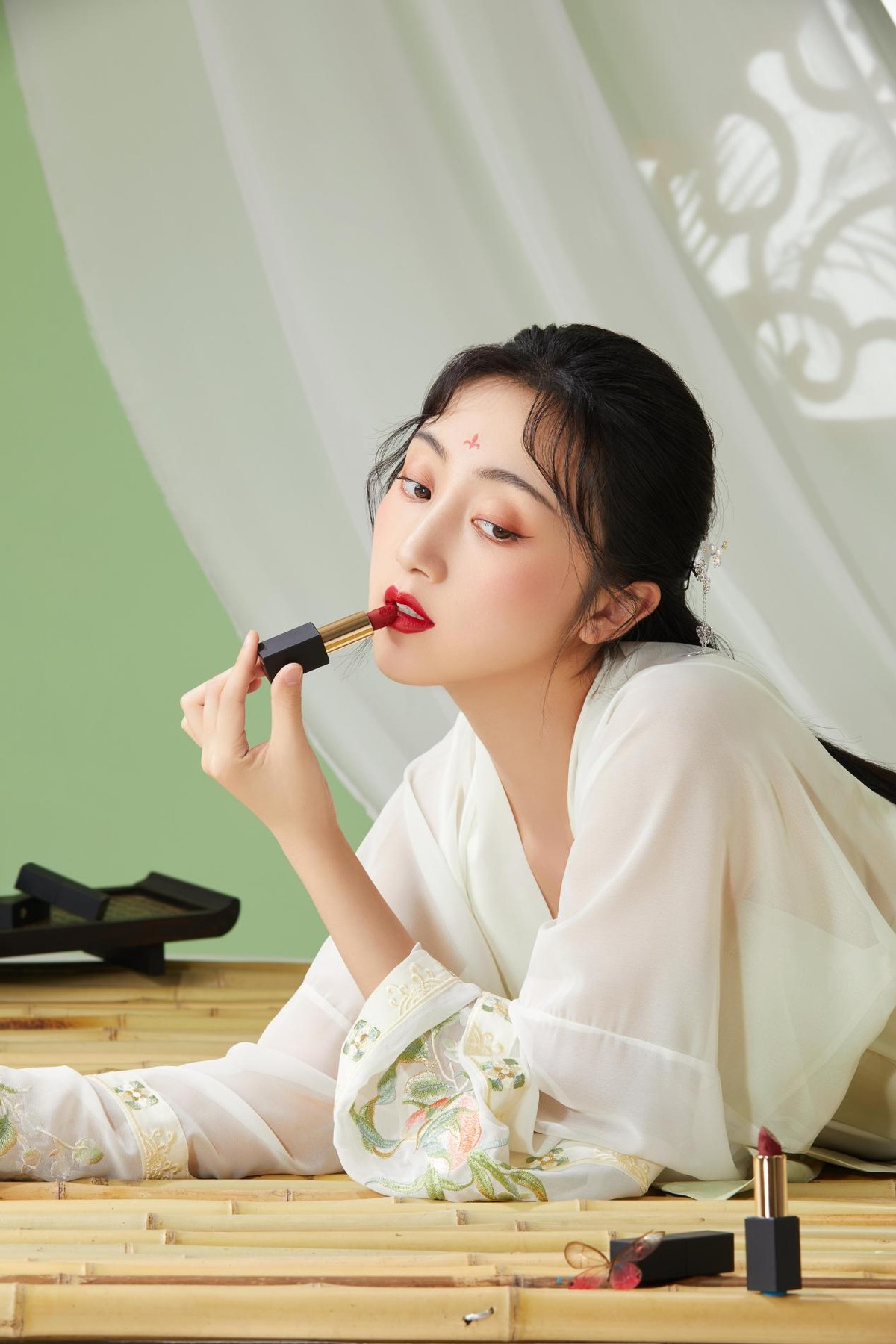 甄宓美颜,甄美颜枫香染口红试色