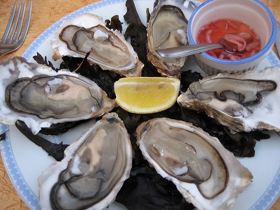 生蚝之都康卡勒：凯撒大帝太阳王拿破仑三世青睐，美味流传两千年