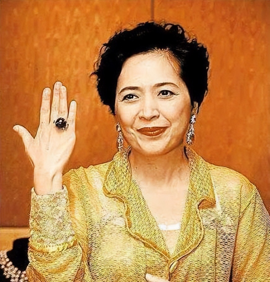 蔡少芬以前跟刘銮雄一起了几年,史上最惨的港姐是谁