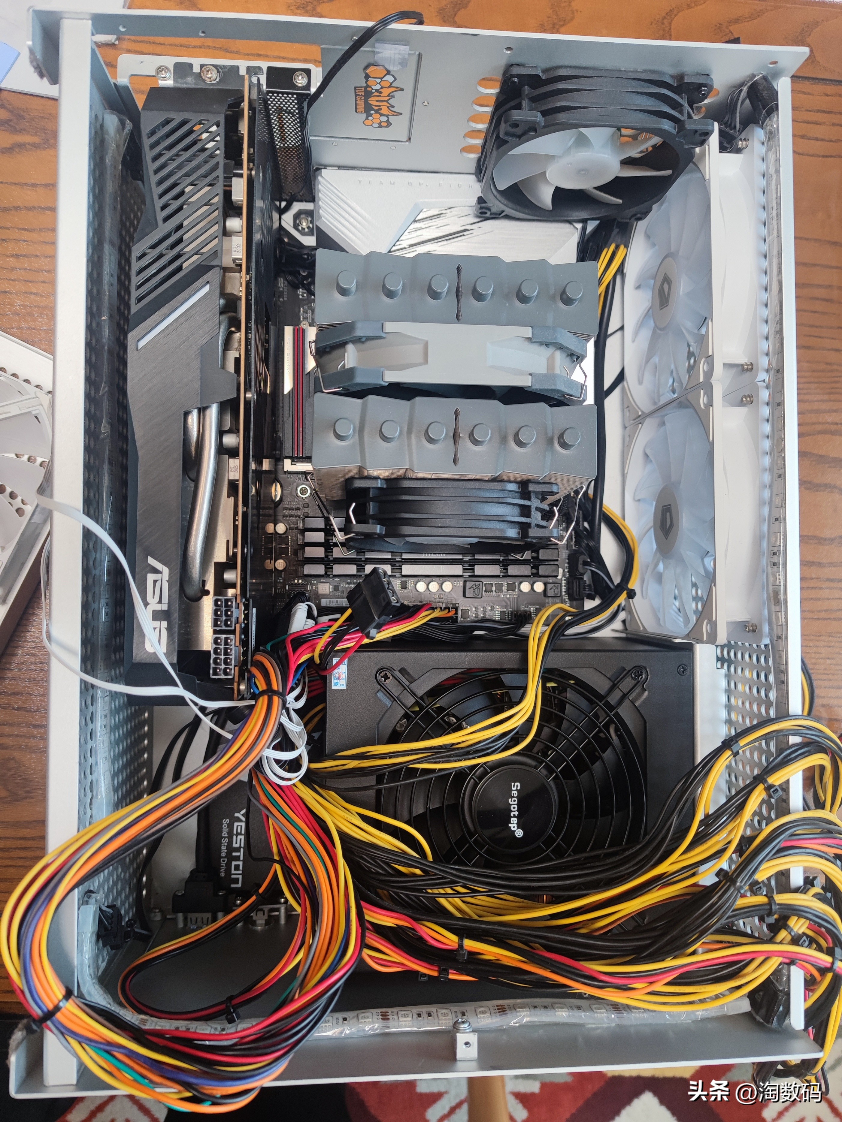 头铁矿卡配矿电:¥666块华硕RX5700+¥109块鑫谷金牌1250W装个机