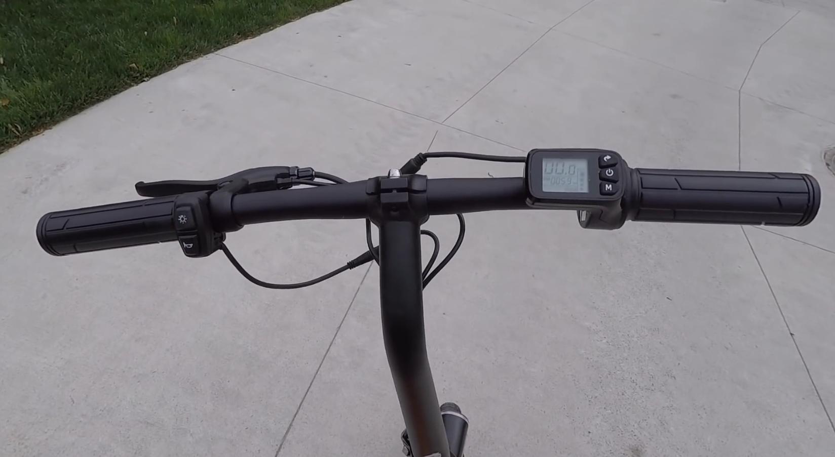 美国小伙买中国电动摩托原声,美国小伙买中国造小电车