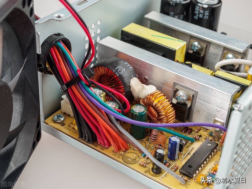 稳压器怎么才是正常运作,稳压器工作状态下什么样