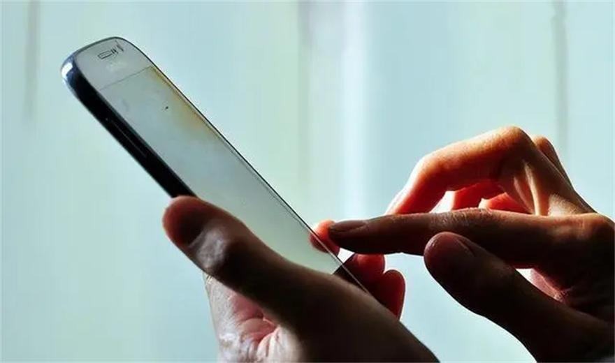 58岁大爷网恋奔现160万,浙江60岁大爷网恋8天被骗150万元