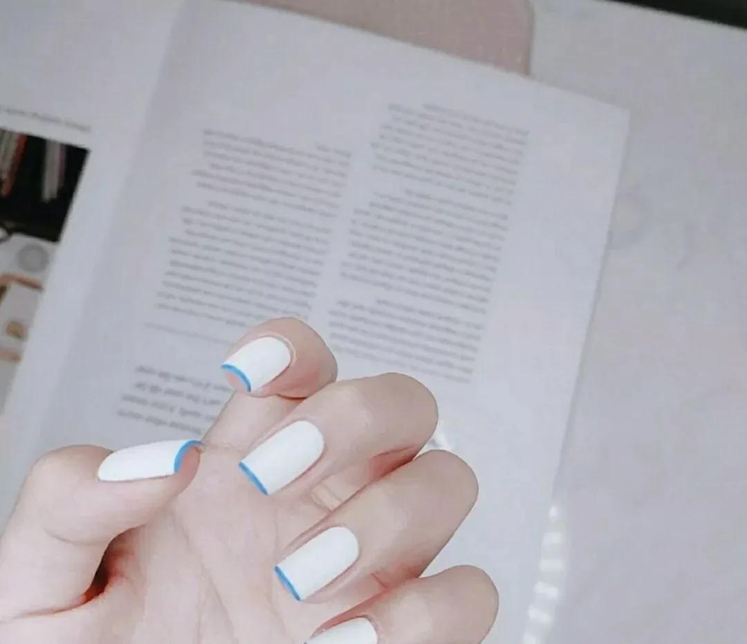 哑光美甲和亮面美甲,美甲教程和美甲技巧