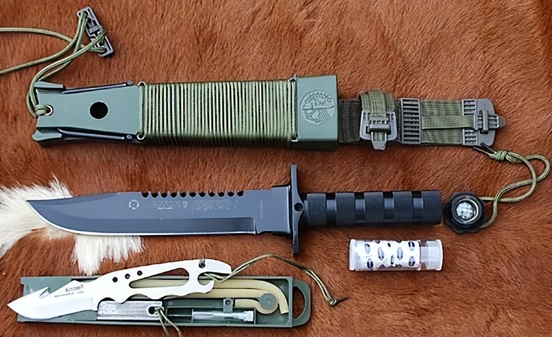 多功能野外生存刀燧石,国外户外生活使用的户外生存刀