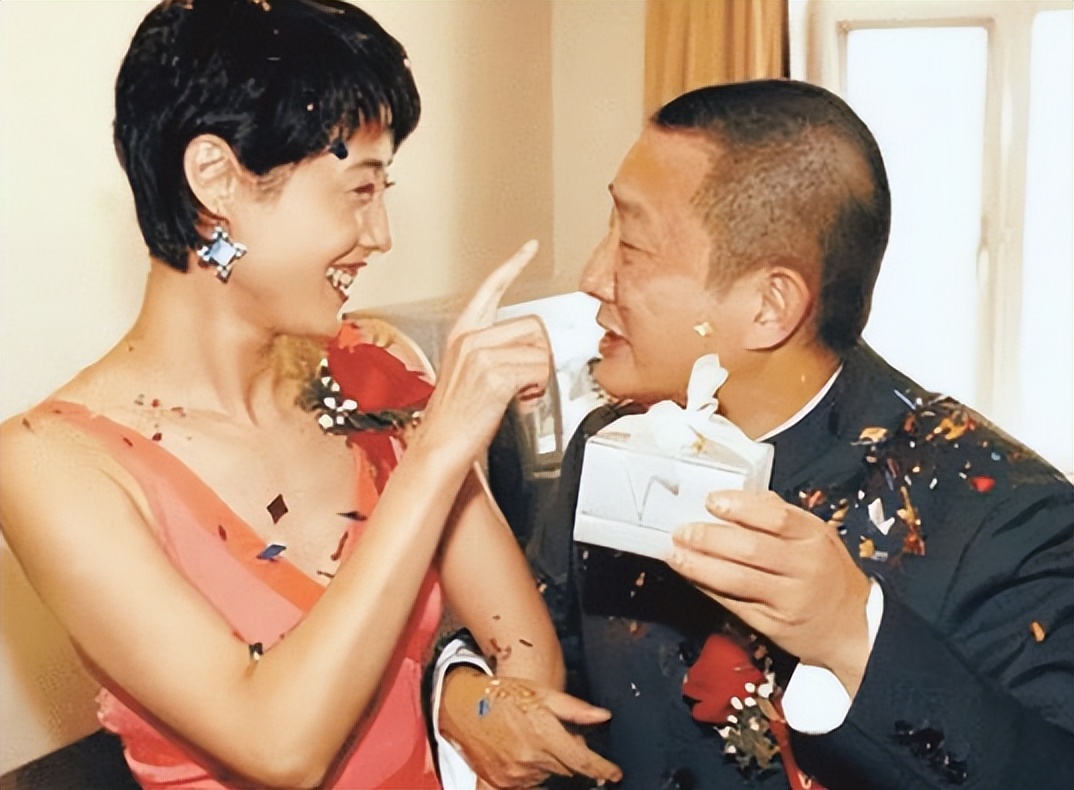 “三婚女人”刘蓓：刚怀孕就被二婚丈夫抛弃，带拖油瓶找前夫接盘