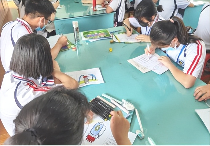 教学科技赋能融合区域协同共谋发展——清城中学第十届校园科技节