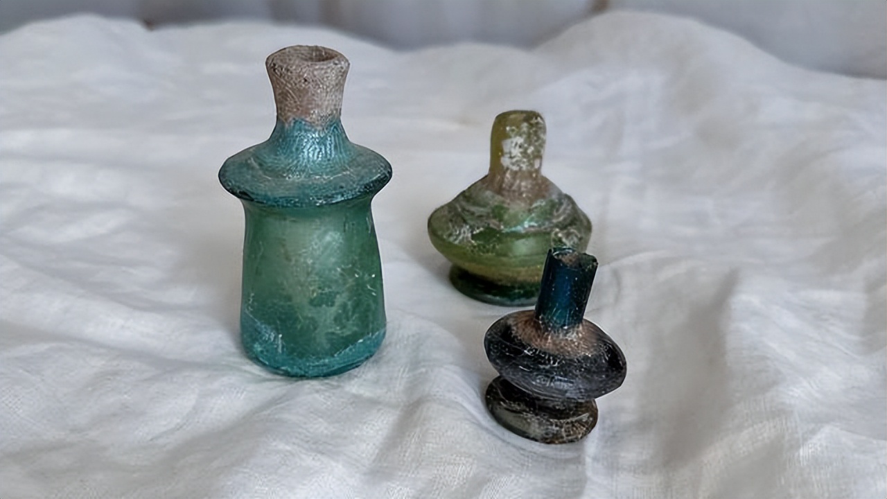 一个玻璃瓶在土底下几年才会消失,玻璃瓶在自然中多久消失