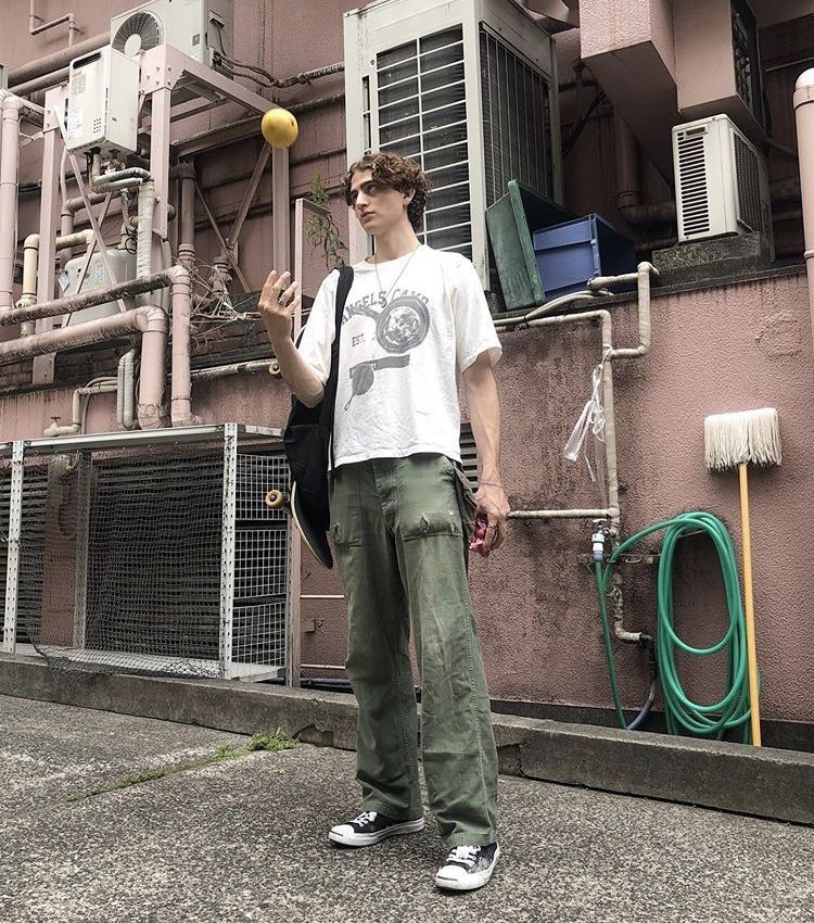 牛仔裤这样穿竟然成为了时尚前沿,牛仔裤怎么穿才时髦