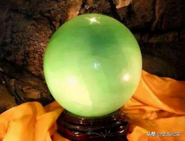 1971年退伍军人雪地救下一老人,获赠“泥球儿”,30多年后值2亿