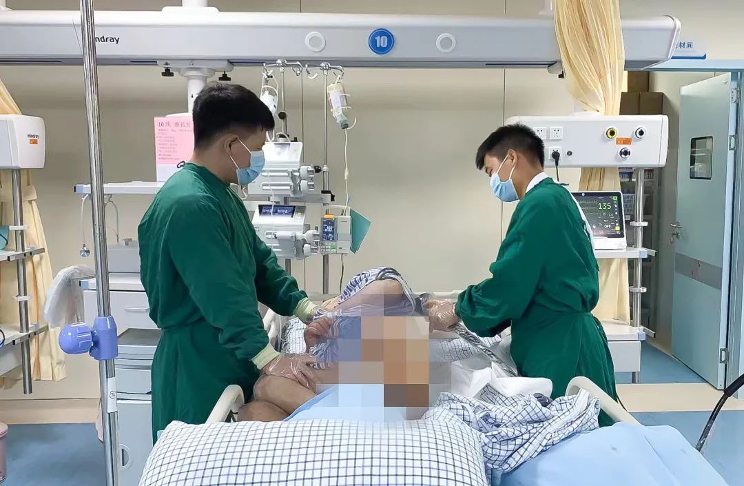 推开生死之门走进你不了解的ICU——访华安脑科医院重症医学科