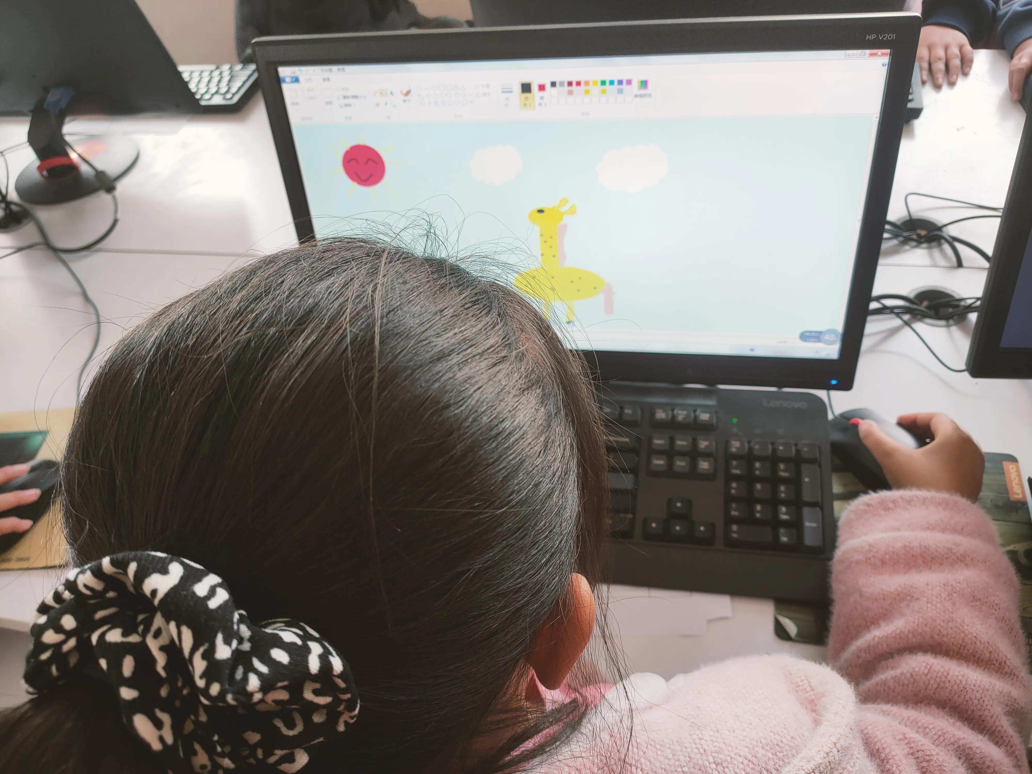 想象力和创造力是儿童绘画的核心,启发孩子想象力的绘画