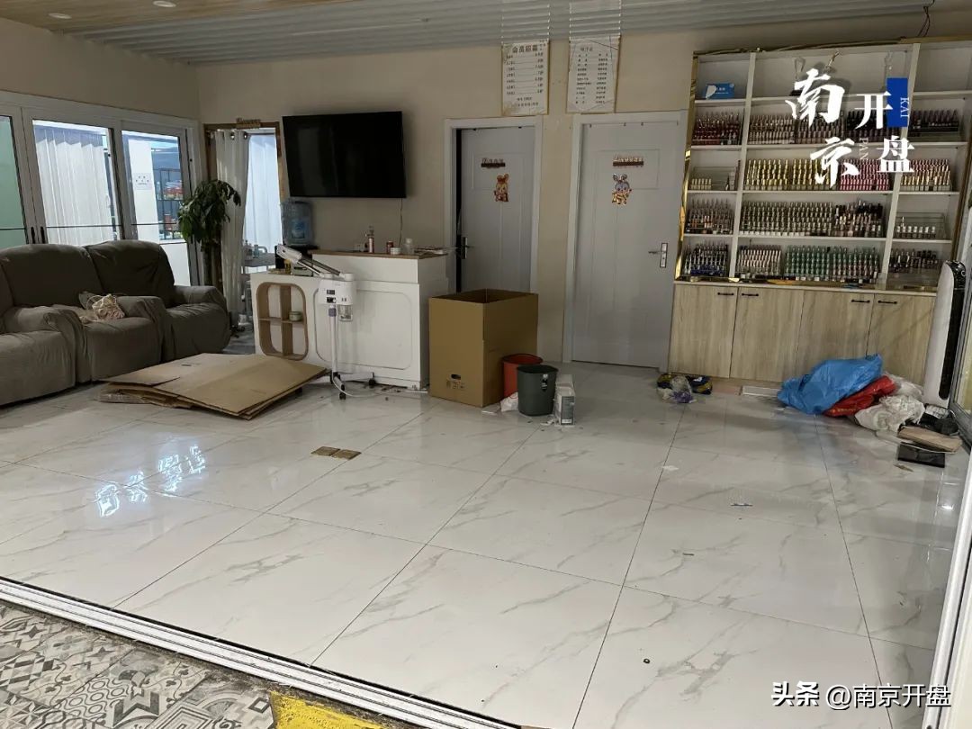 一半被搬空！昔日网红商场正在“老去”