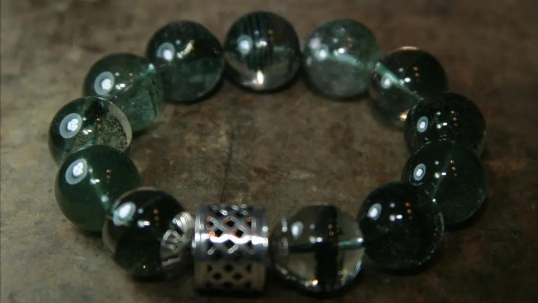 水晶无瑕,无瑕胜玉美至洁过冰清的意思