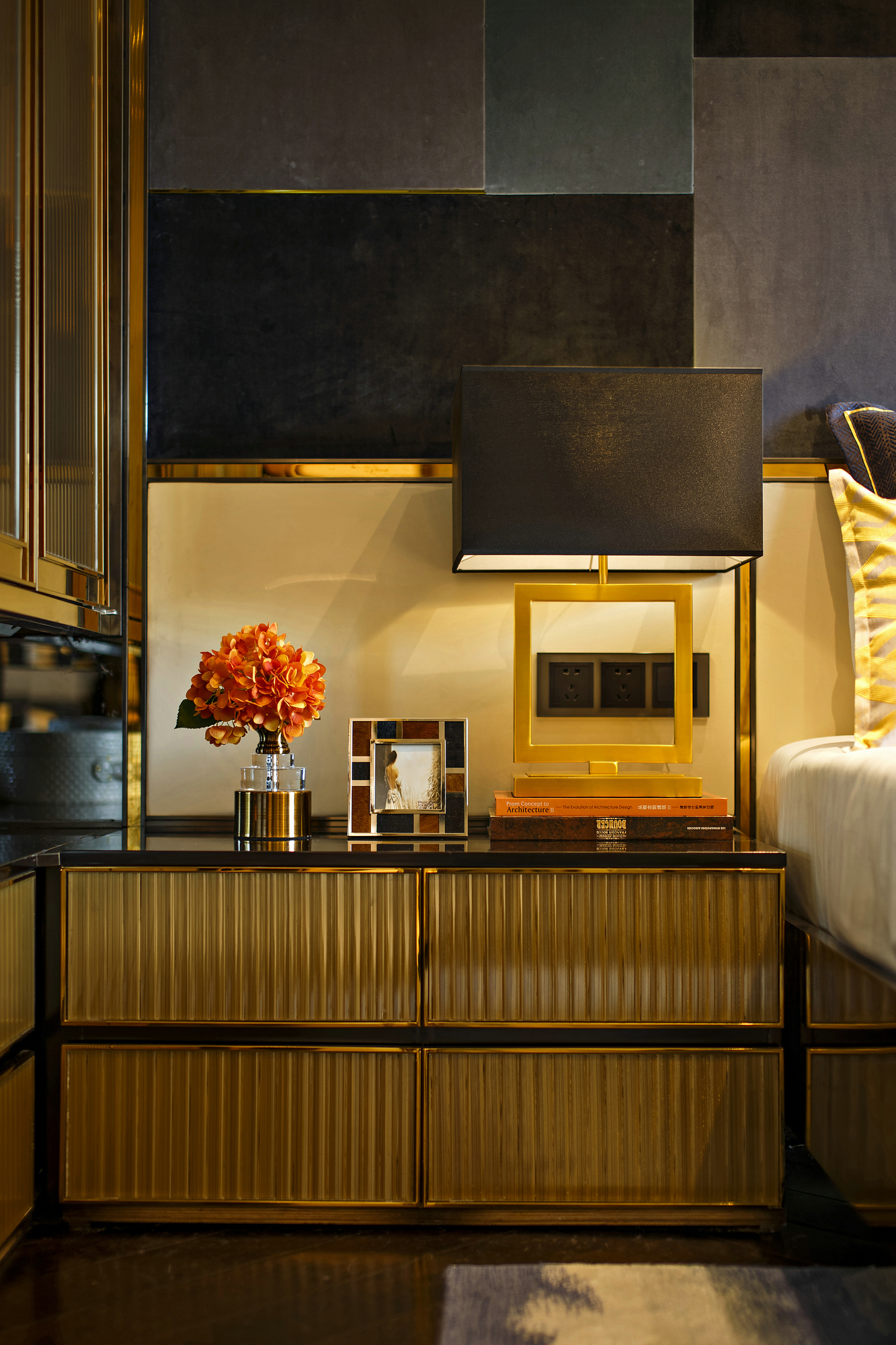 「现代设计风格」DHA香港洪德成设计-YSL精品主题风格样板房