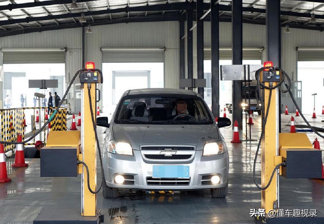 汽车年检要踩到5000转吗,年检转速为什么要踩到5000转