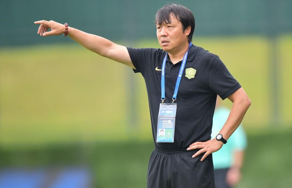 谢峰评论谢晖,上港助教谢晖7年前讽刺