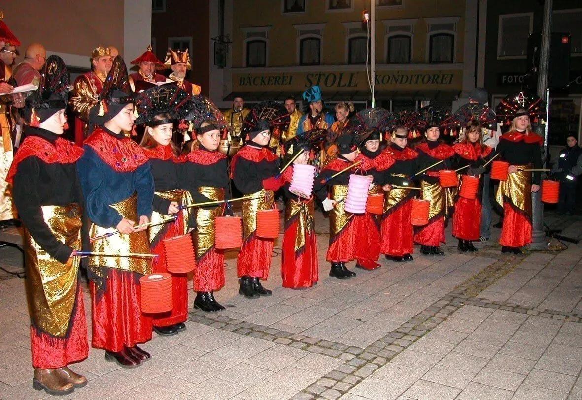 德国小镇今年过春节视频,德国小镇过中国节会说汉语吗