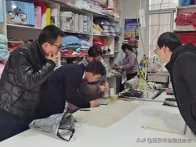 吴起农合行团支部开展市民e贷专项营销暨青年员工座谈会