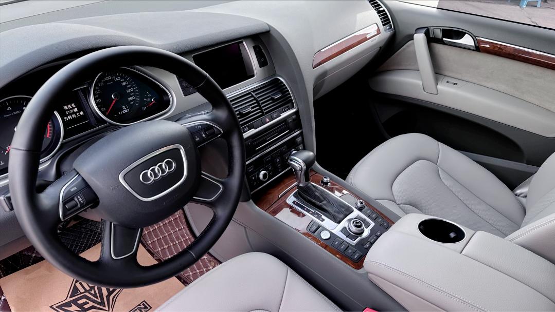 老款奥迪q74.2报废,奥迪q7新能源报废车