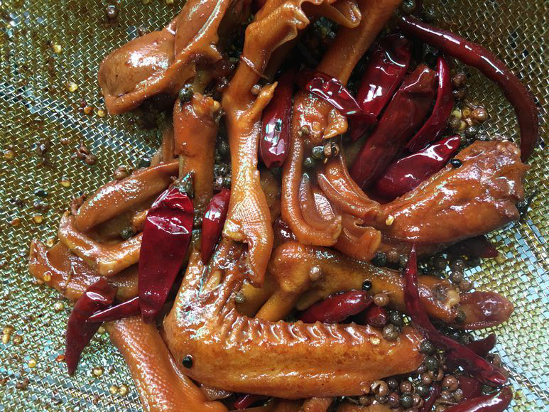 肉蔻白蔻和豆蔻这几种香料的功效,豆蔻和白豆蔻是一种香料吗