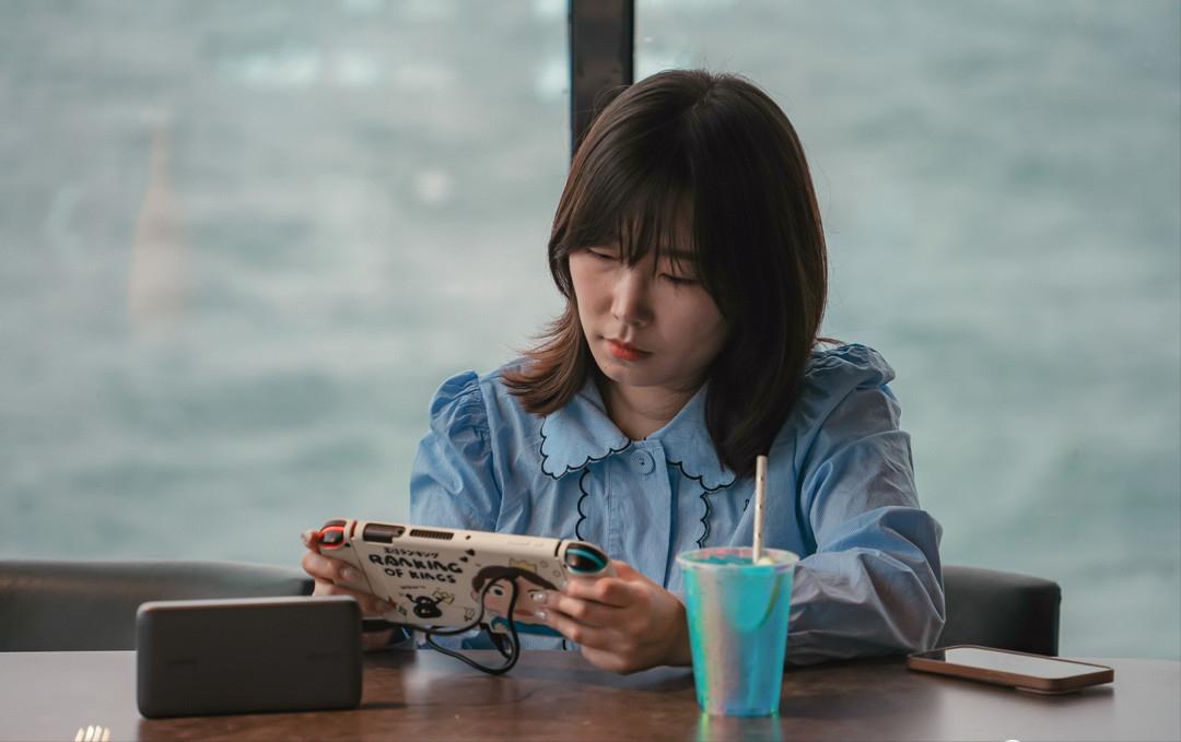 绿联充电宝最高支持多少瓦快充,绿联20000毫安双向快充