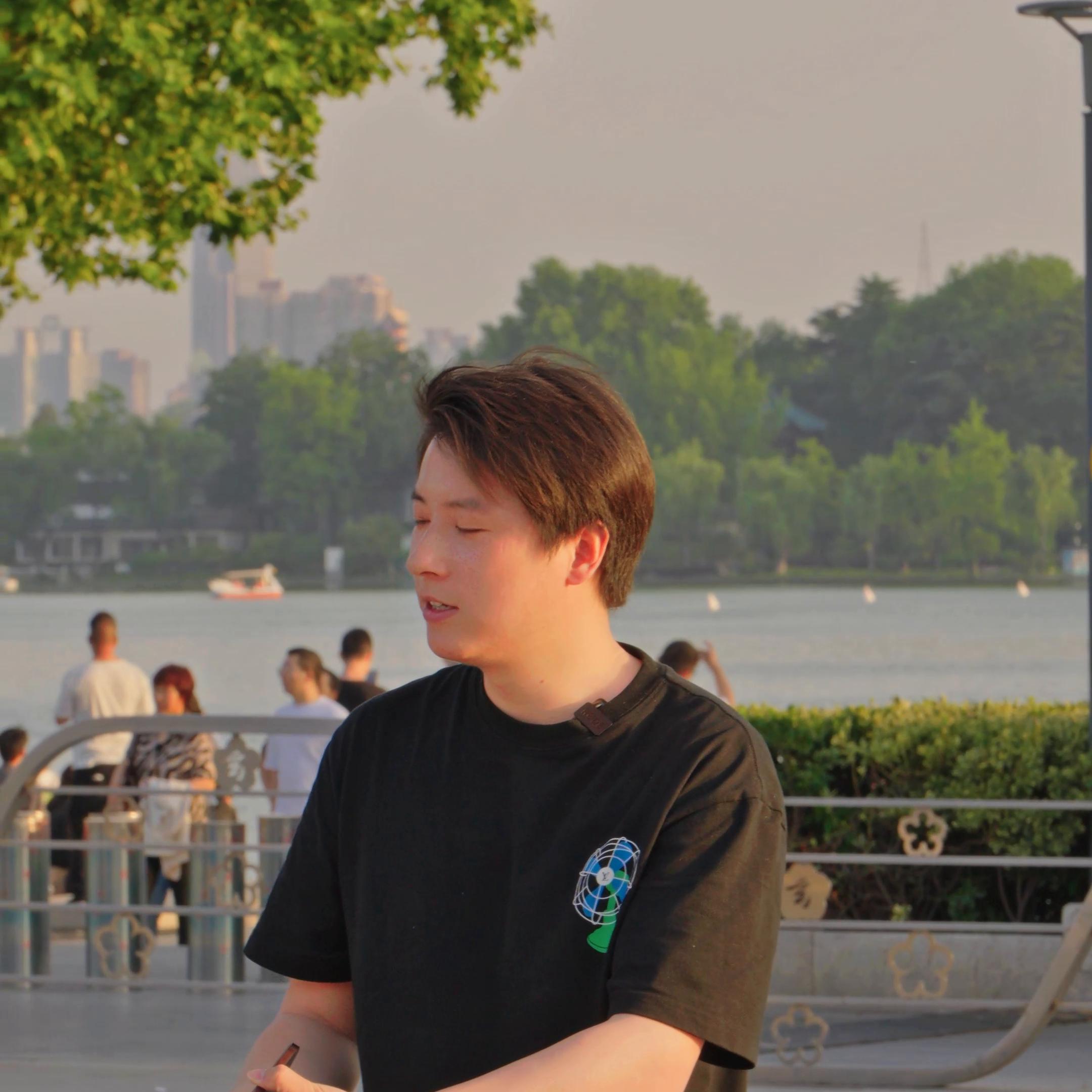 苹果iphone14promax火车站,3000的苹果14promax靠谱吗