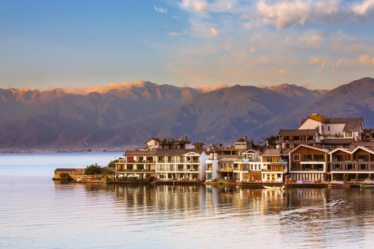 大理鹤庆县城有哪些美食,昆明大理有什么特色美食