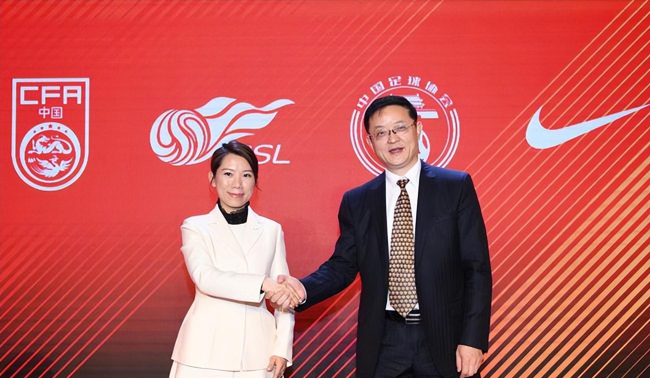 回国在机场被抓，前足协副主席财产转移海外！10年30亿合同藏猫腻