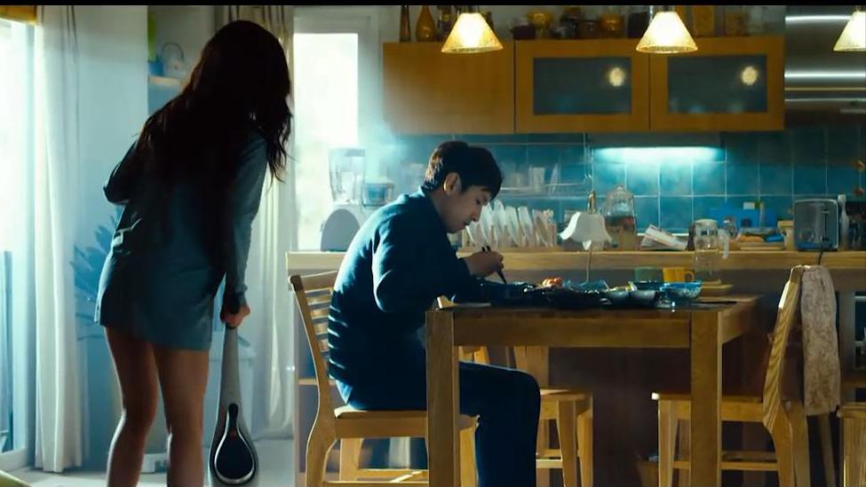 让邻居追妻子的电影,新婚夫妇被隔壁邻居盯上的电影