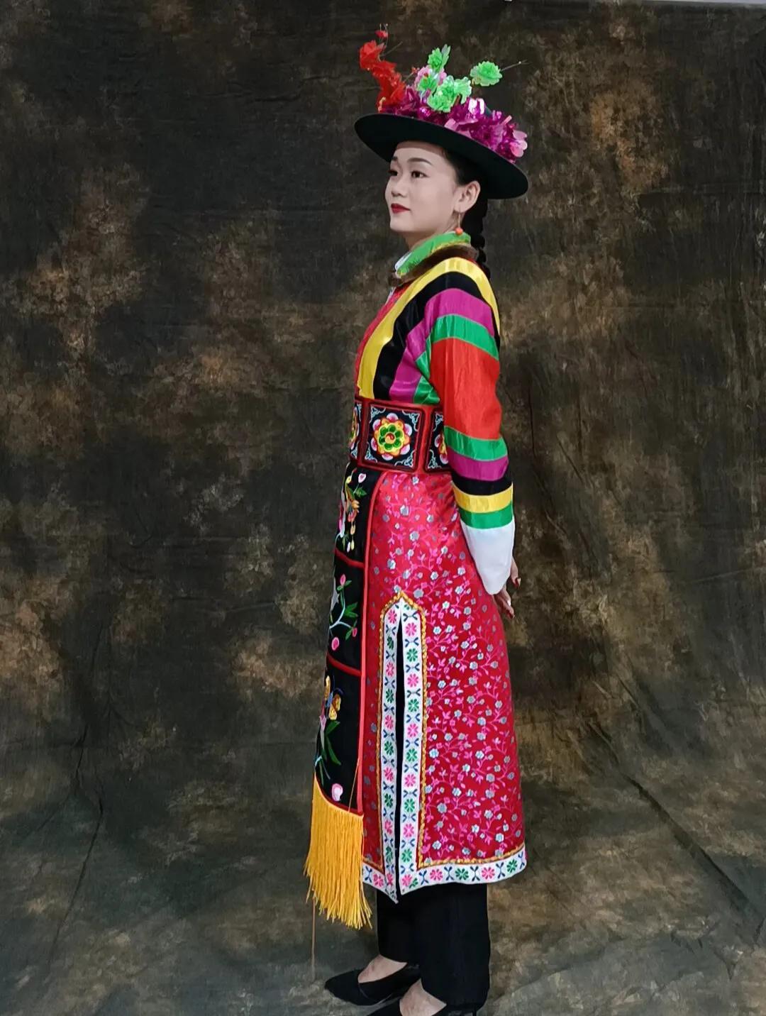 五十六个民族传统服饰合集,五十六个民族的风俗和服饰