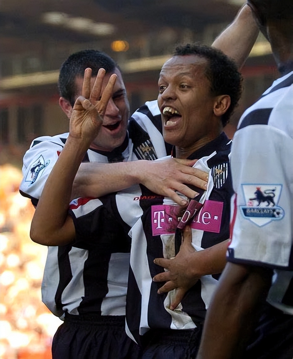 时隔14年英超再现帽子戏法,37岁在英超上演帽子戏法的人