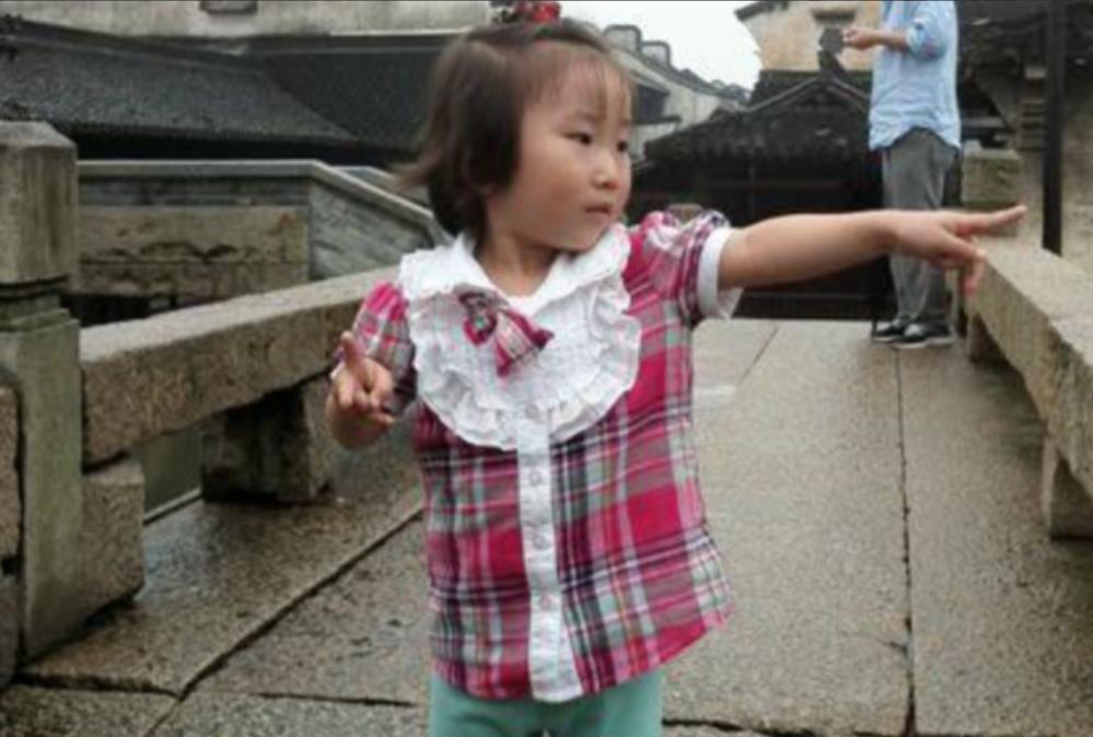 温州动车事故2岁小女孩获救,11年前温州动车事故中失去父母