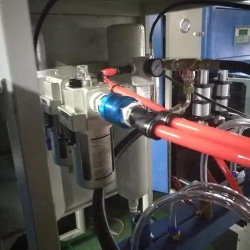 吹瓶专用空压机方案,一台吹瓶机配多大的空压机