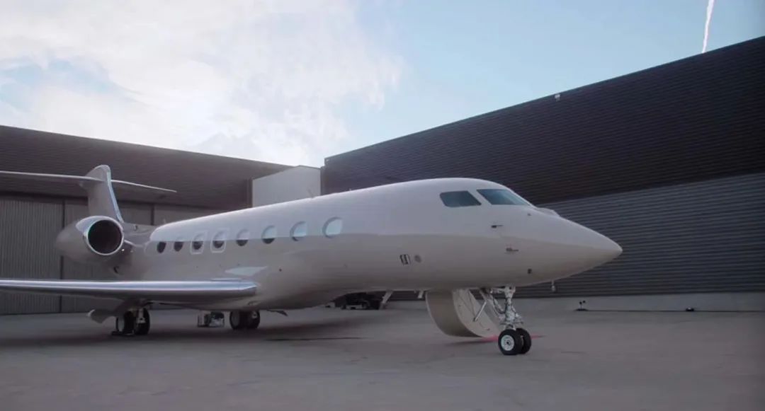 花五亿买了私人飞机后，名人都用它干什么了？