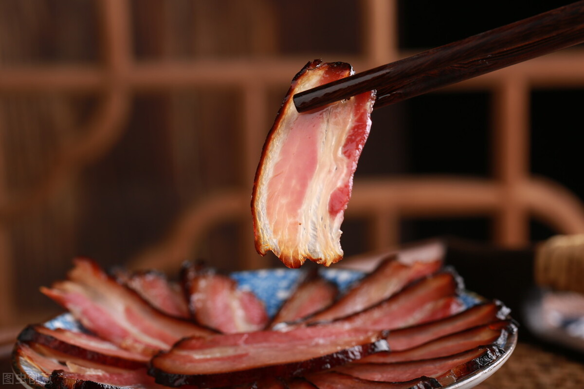 腌腊肉一斤肉放多少盐最合适,腊肉腌制方法10斤肉放多少盐最佳