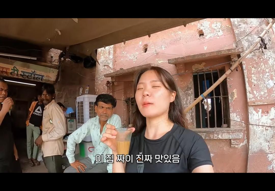 韩国女子单独在印度旅行，被男子跟踪性骚扰，掏生殖器还猥琐微笑