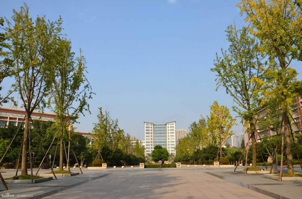 重德博学尚美笃行,重德博学勤勉尚美