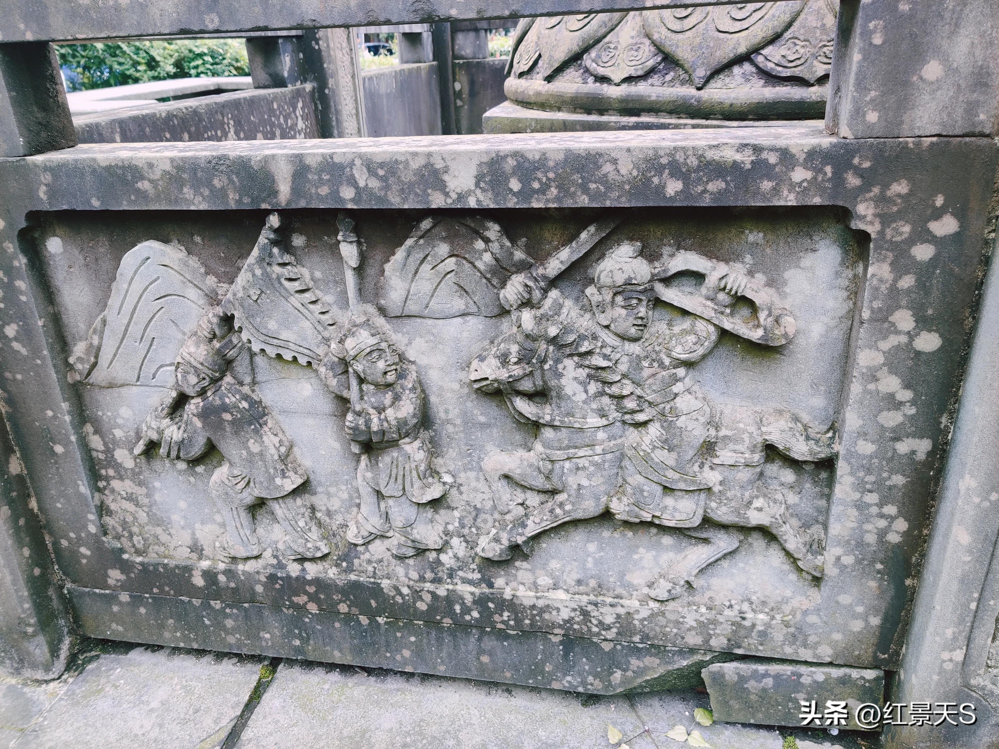 寻古幽访的千年古镇,街子古镇银杏广场御龙桥