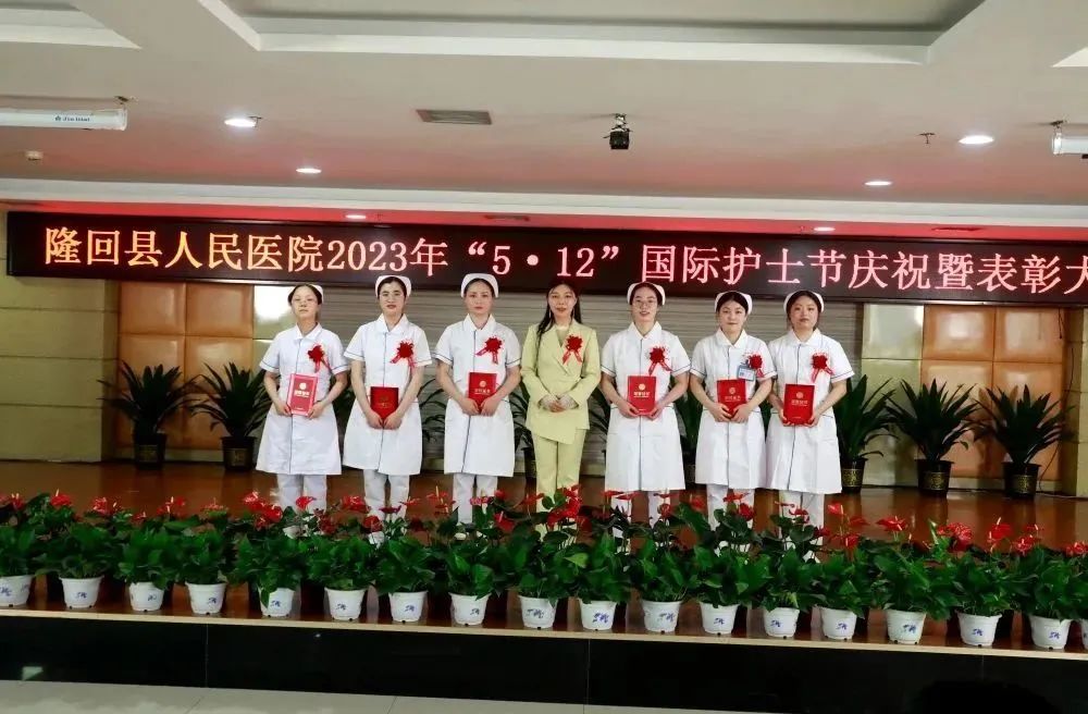 发展护士队伍改善护理服务演讲稿,发展护士队伍改善护理服务黑板报