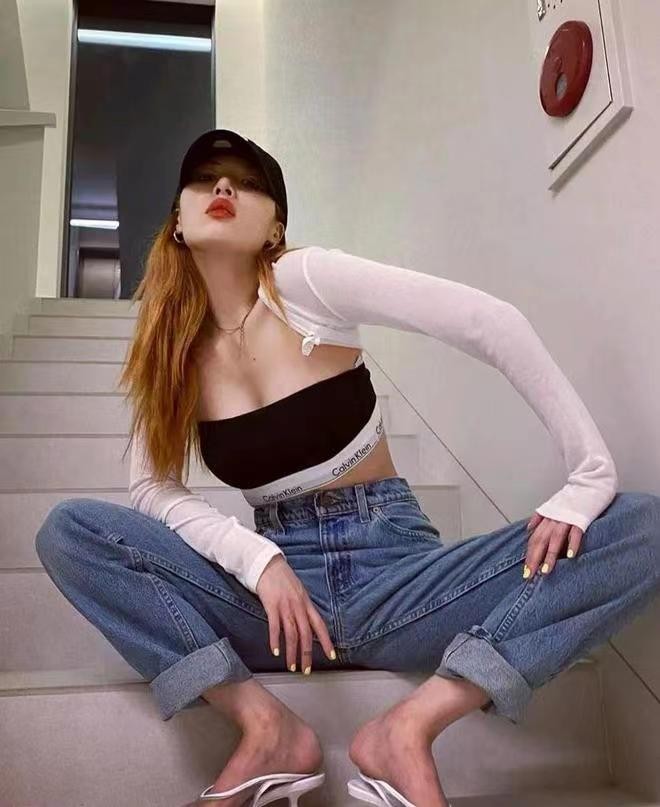 盘点韩国女明星最敢穿的衣服,韩国女星近期着装精选