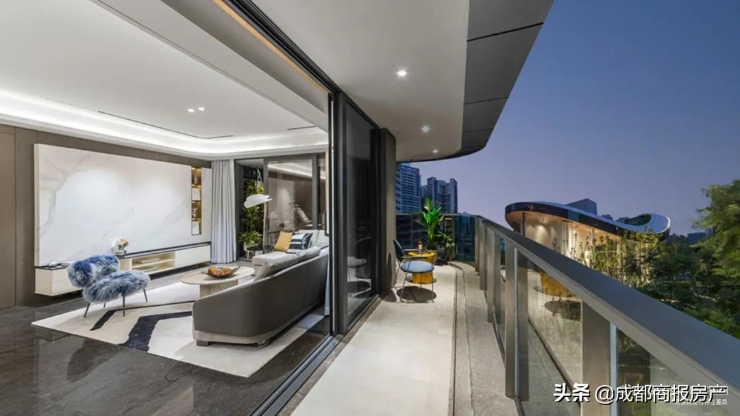 从人文锦绣到高定星耀，两个成都万科的高端答案