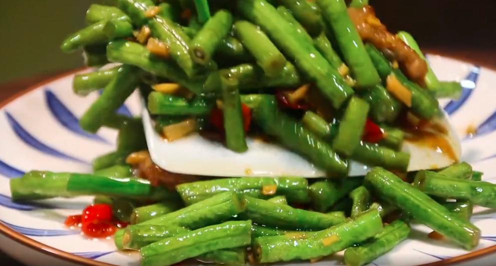 炒豆角焯水炒还是直接炒好吃,炒豆角切记不要焯水和直接下锅炒