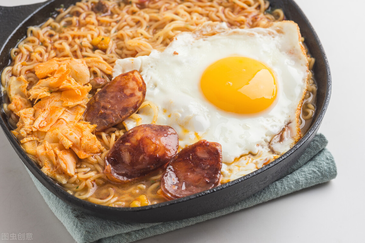 铁锅和德国不锈钢锅哪个更好,德国铁锅不粘锅