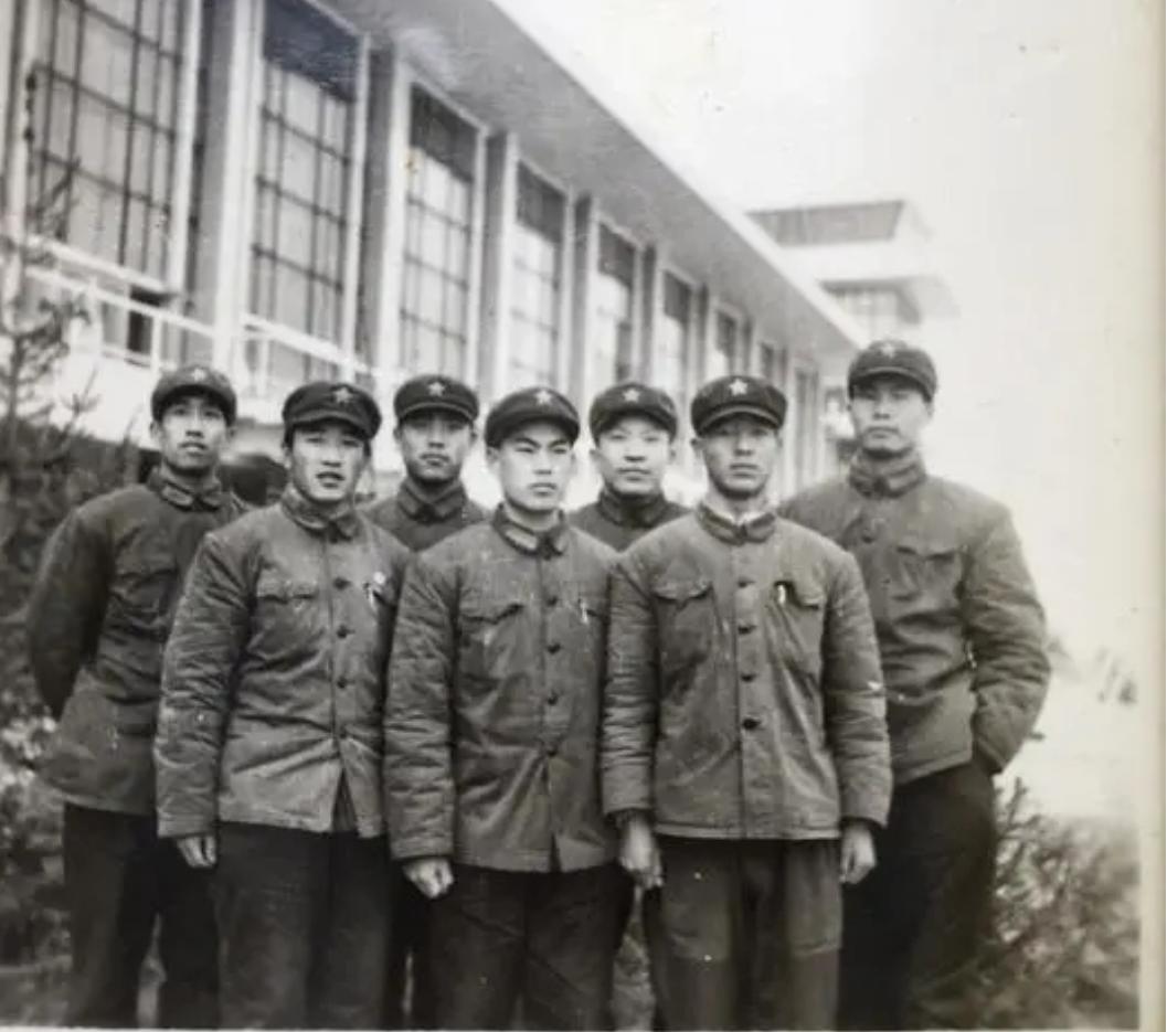 1999年，我军一少将部长参加聚餐，引起公安怀疑，逮捕后被判刑